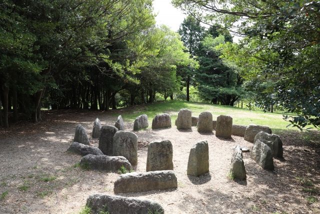 【植木算】「公式」を覚えなくても解ける！ストーンサークルに並べた石の個数は？